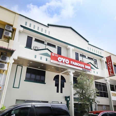 Oyo 764 Hotel Famous Inn Malacca Bagian luar foto