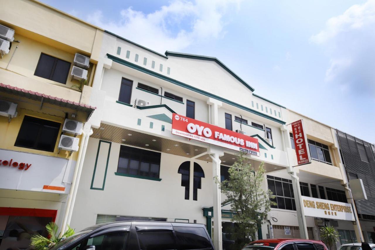 Oyo 764 Hotel Famous Inn Malacca Bagian luar foto