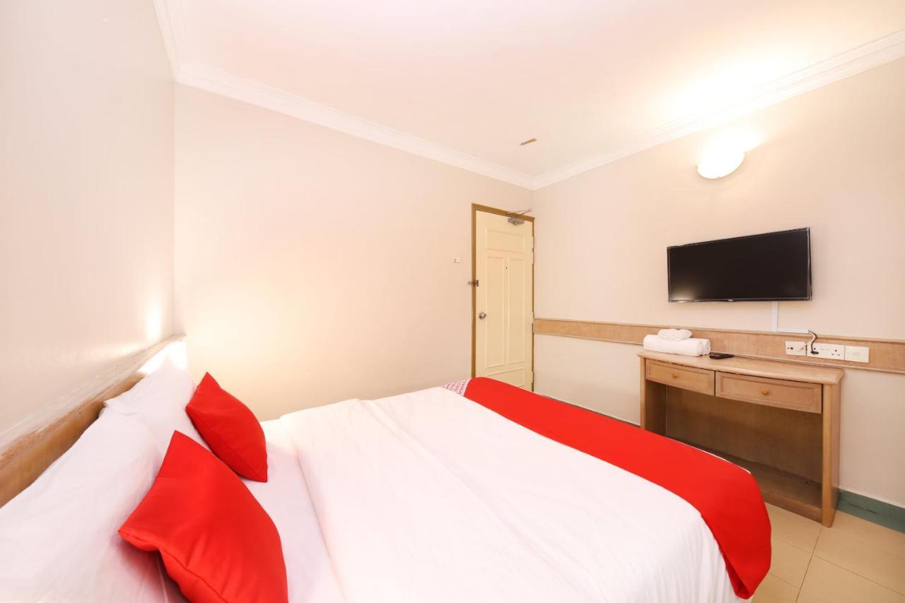 Oyo 764 Hotel Famous Inn Malacca Bagian luar foto