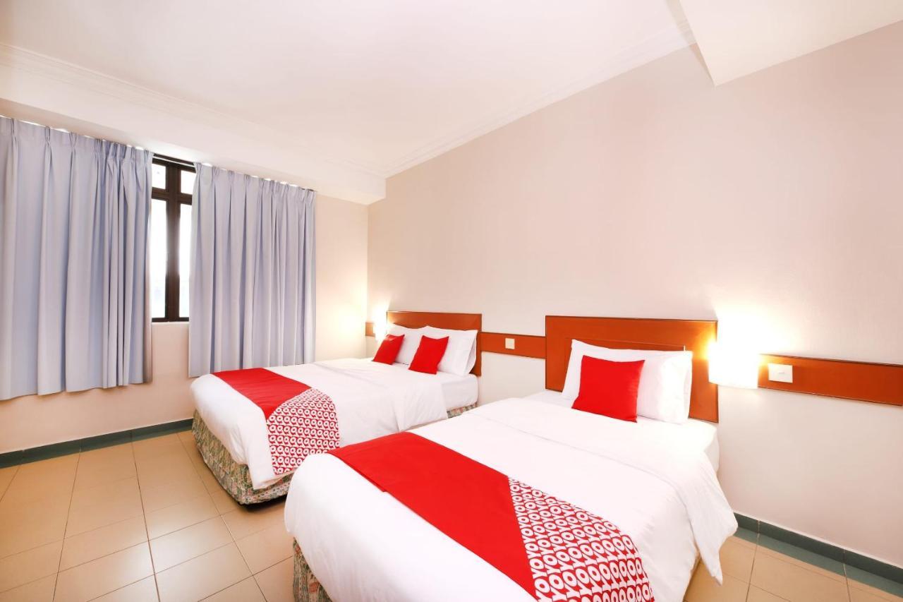 Oyo 764 Hotel Famous Inn Malacca Bagian luar foto