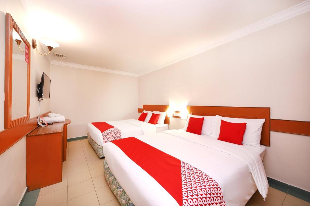 Oyo 764 Hotel Famous Inn Malacca Bagian luar foto