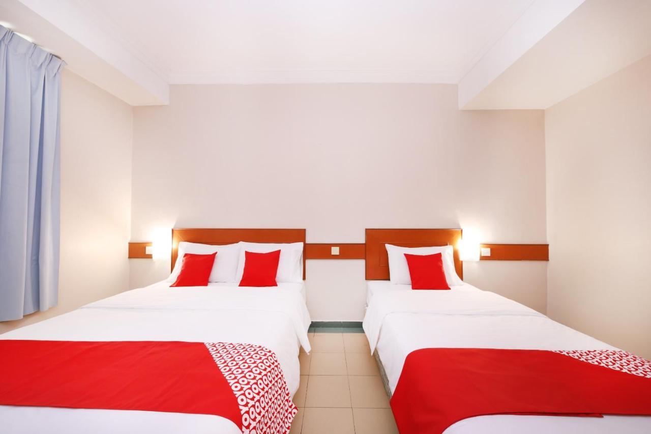 Oyo 764 Hotel Famous Inn Malacca Bagian luar foto