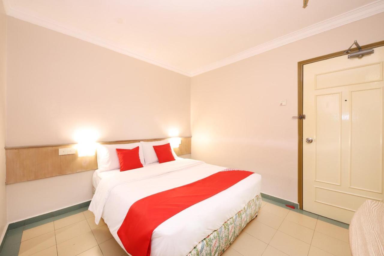 Oyo 764 Hotel Famous Inn Malacca Bagian luar foto