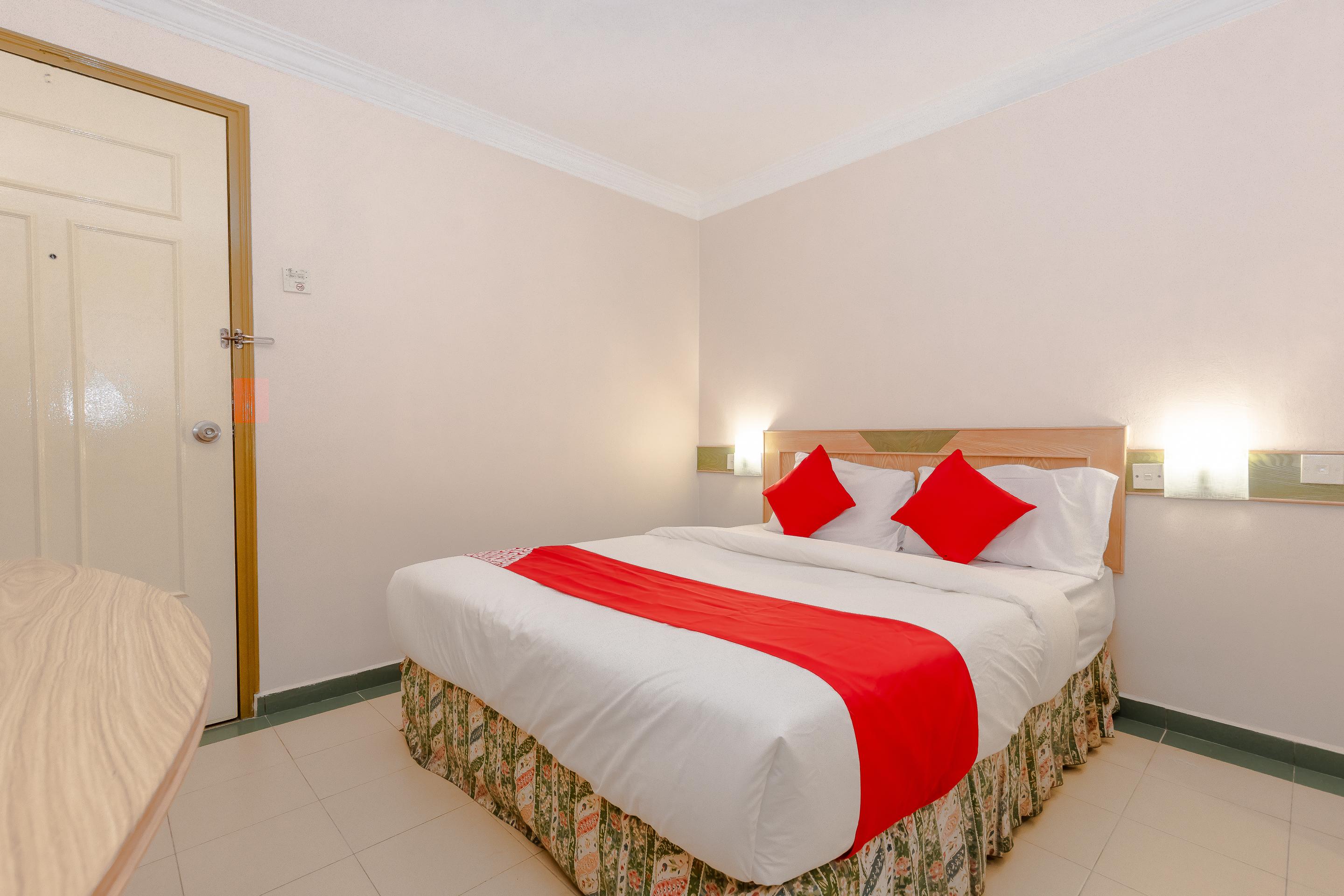 Oyo 764 Hotel Famous Inn Malacca Bagian luar foto