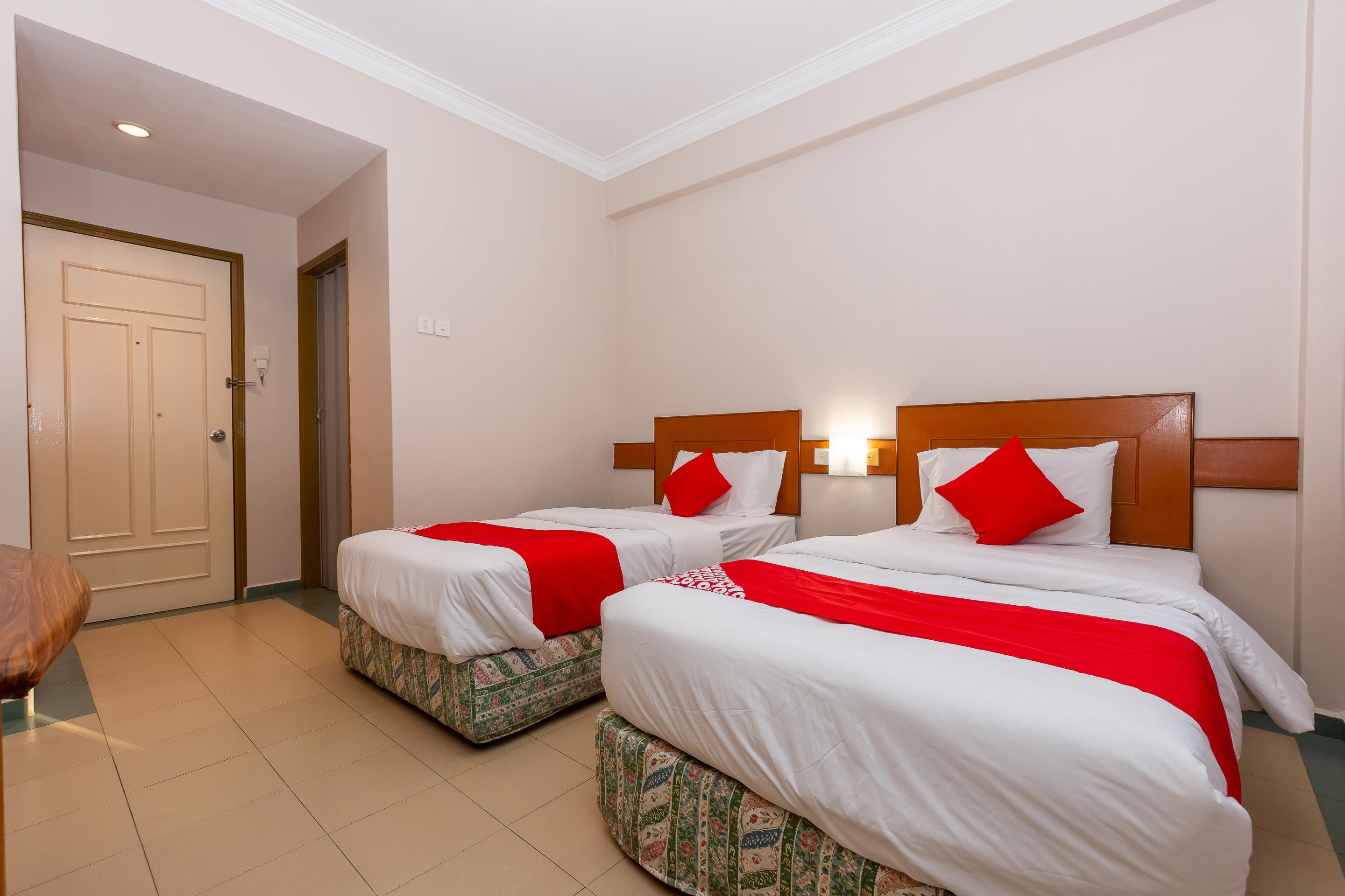 Oyo 764 Hotel Famous Inn Malacca Bagian luar foto