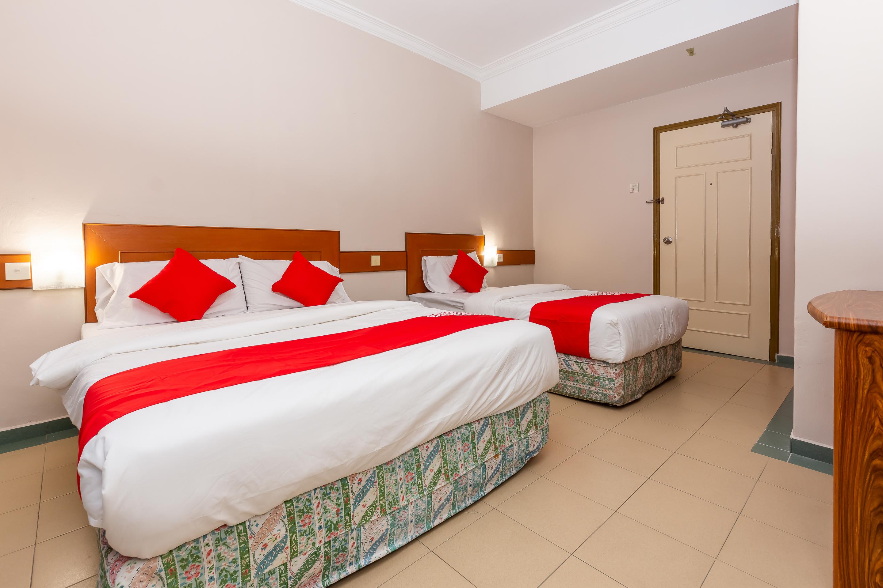 Oyo 764 Hotel Famous Inn Malacca Bagian luar foto
