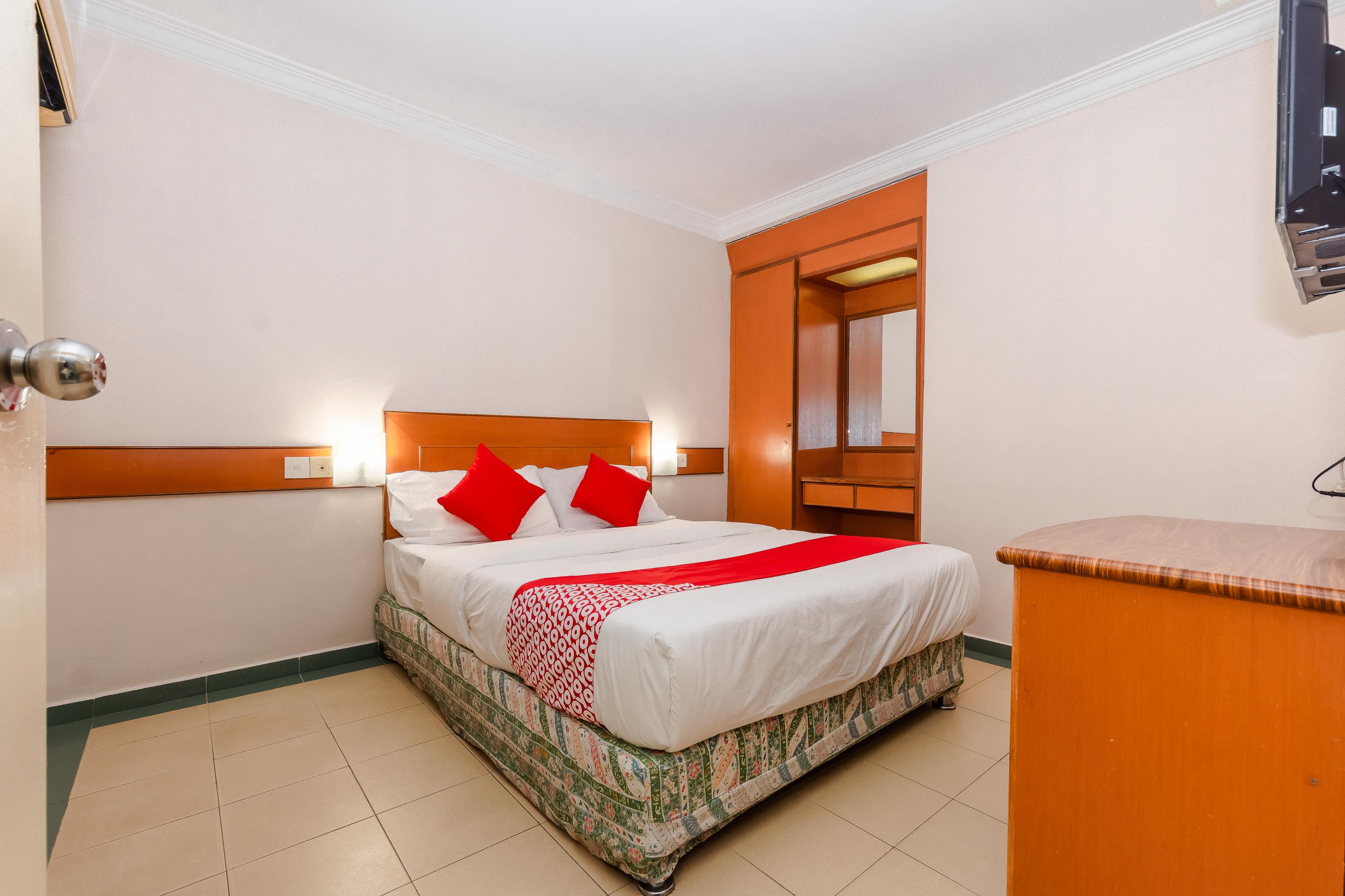 Oyo 764 Hotel Famous Inn Malacca Bagian luar foto