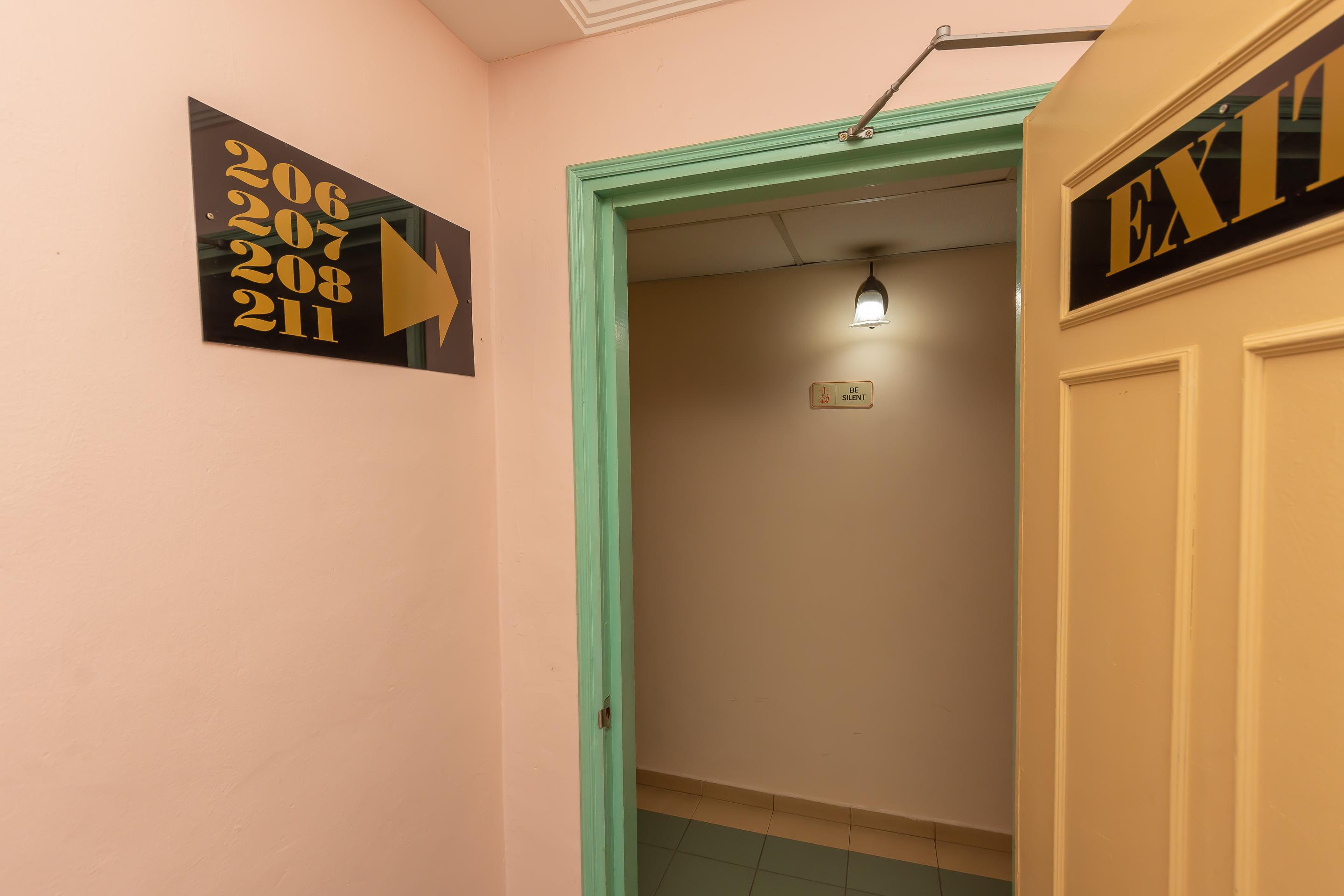Oyo 764 Hotel Famous Inn Malacca Bagian luar foto
