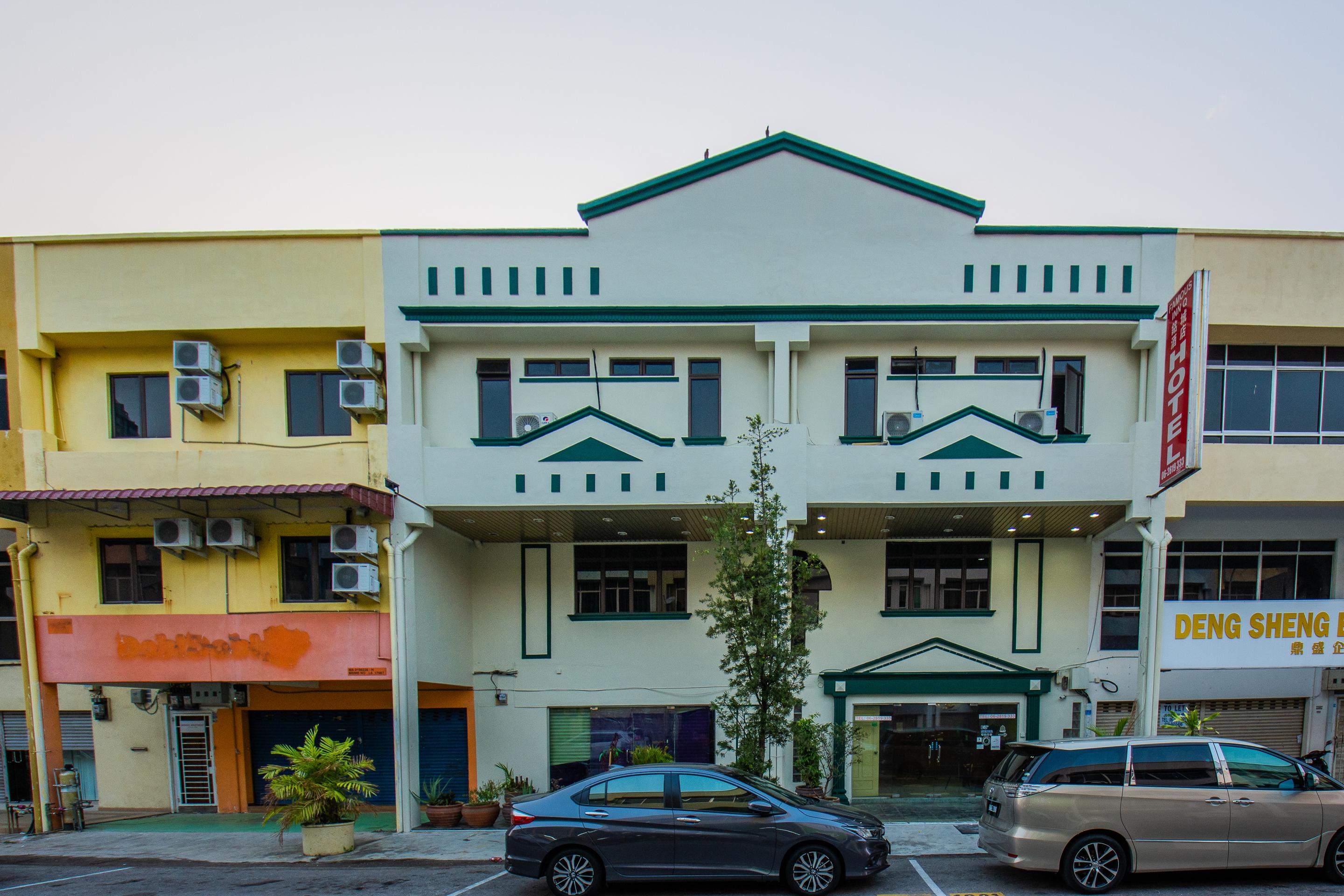 Oyo 764 Hotel Famous Inn Malacca Bagian luar foto