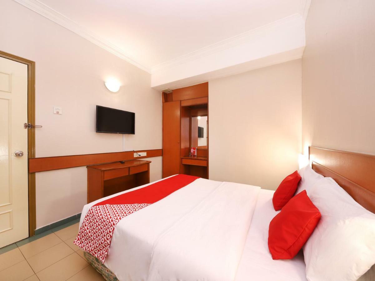 Oyo 764 Hotel Famous Inn Malacca Bagian luar foto