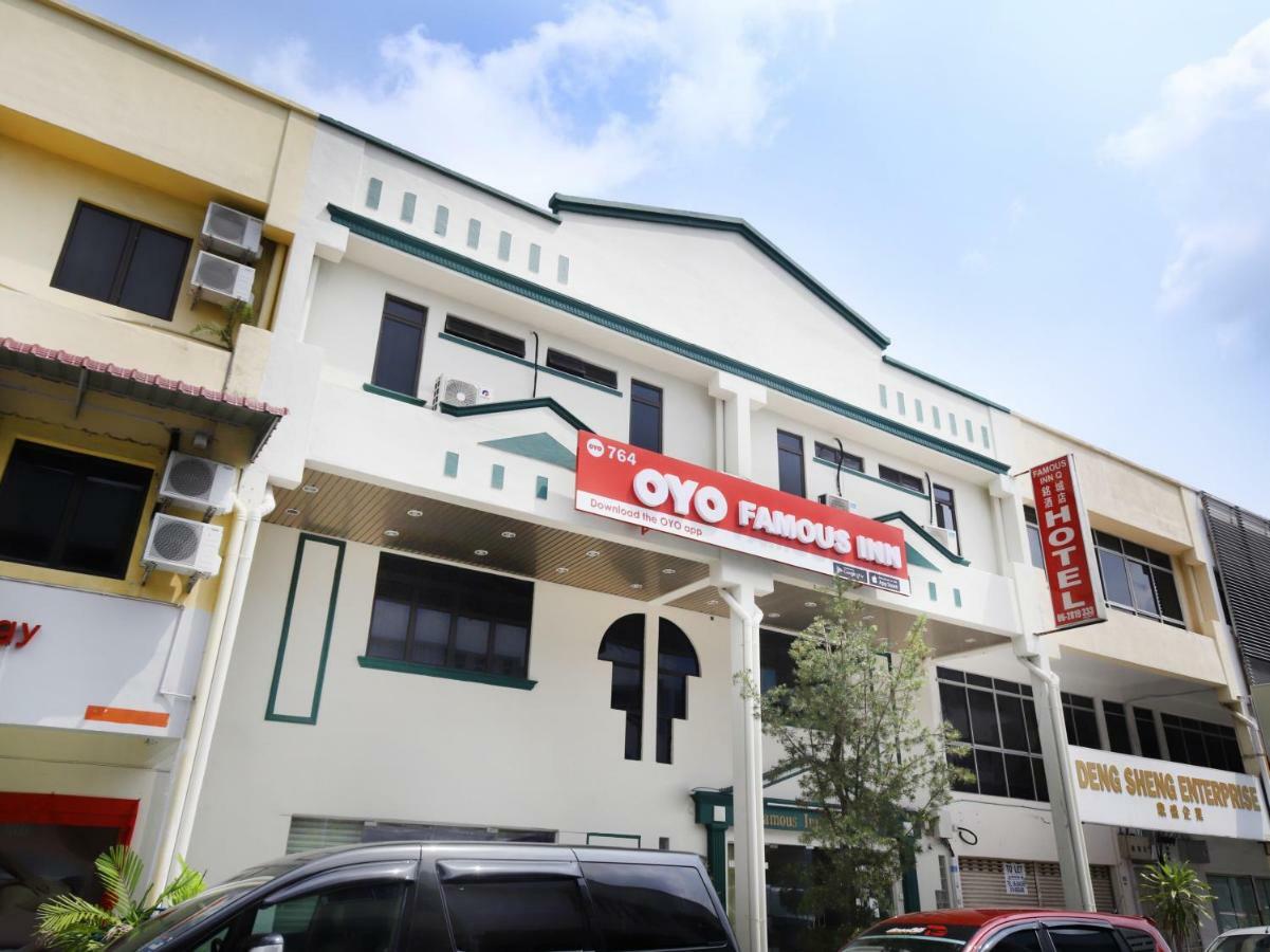 Oyo 764 Hotel Famous Inn Malacca Bagian luar foto