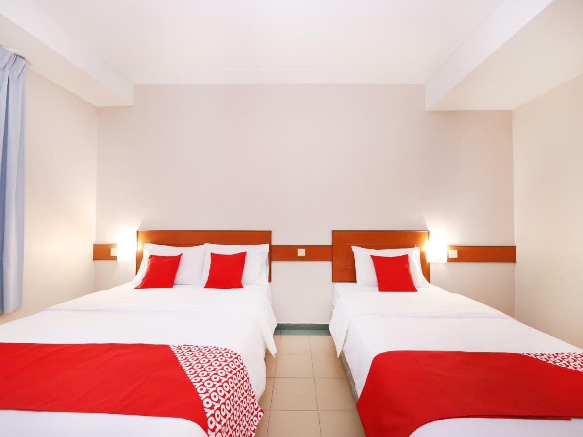 Oyo 764 Hotel Famous Inn Malacca Bagian luar foto