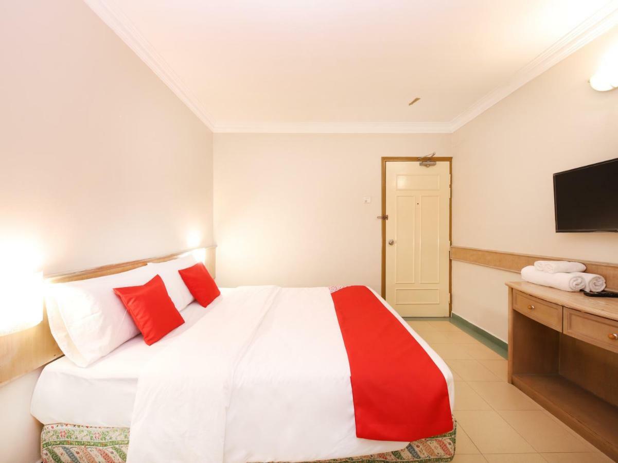 Oyo 764 Hotel Famous Inn Malacca Bagian luar foto